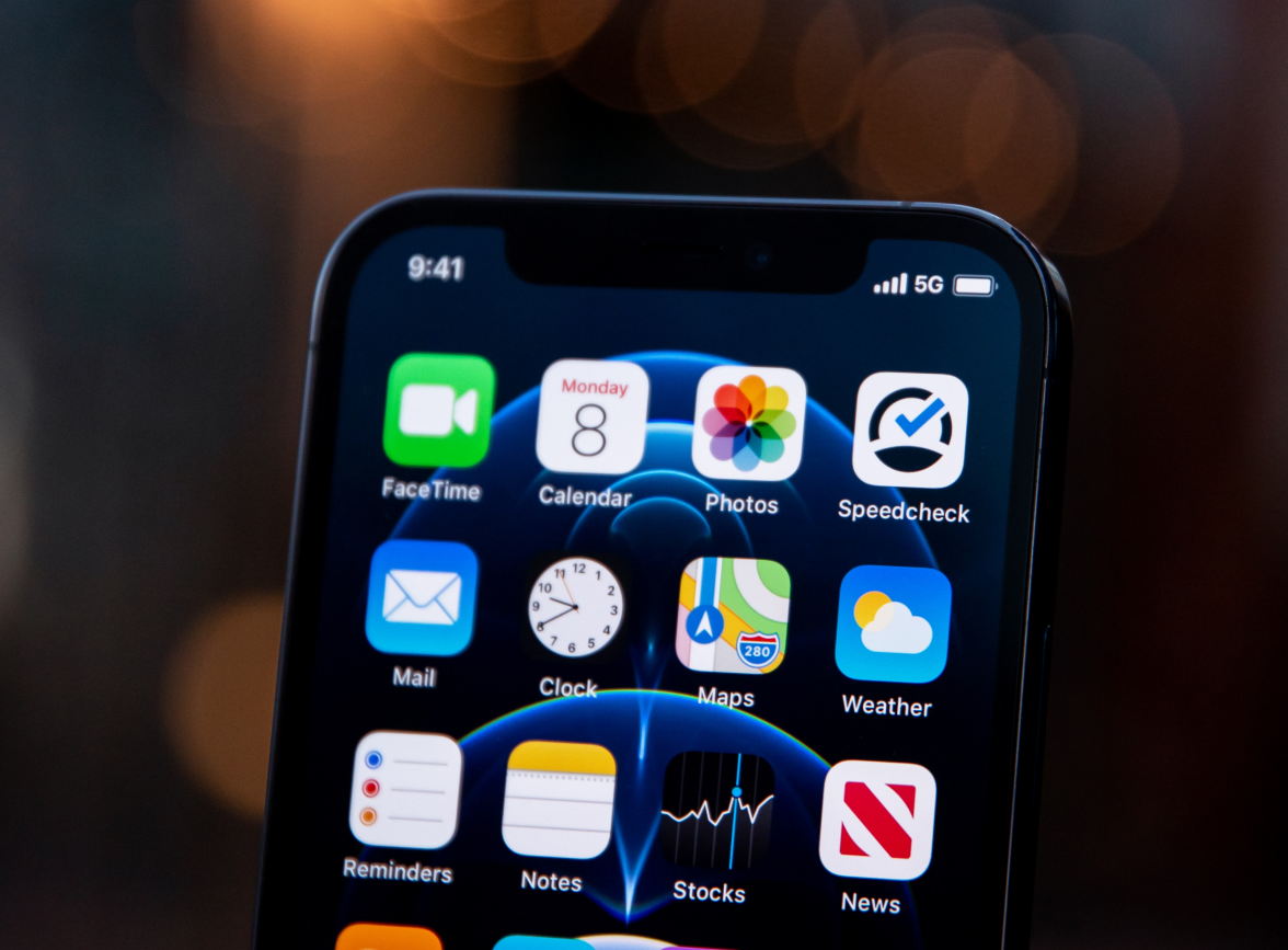 渝北苹果手机维修分享为什么 iPhone 12 在冬季会自动关机 